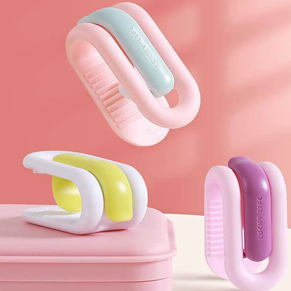 clips rangement moderne rose clair beige vert pastel violet adhésifs minimalistes pièces invisible housse