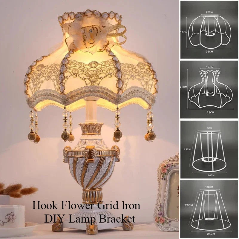 support lampe blanc grille métallique moderne cadre fer abat jour table décoration intérieur