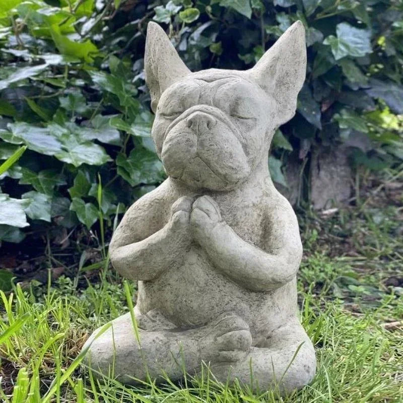 statue bulldog méditation yoga gris pierreux zen jardin décoration