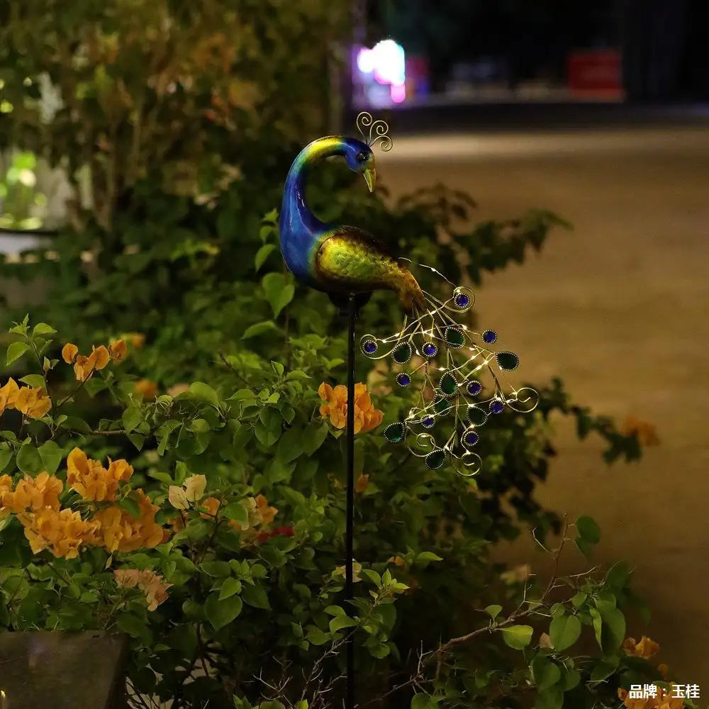 décoration extérieure oiseau peacock lumineux plumes semi précieuses moderne vert bleu doréextérieur jardin