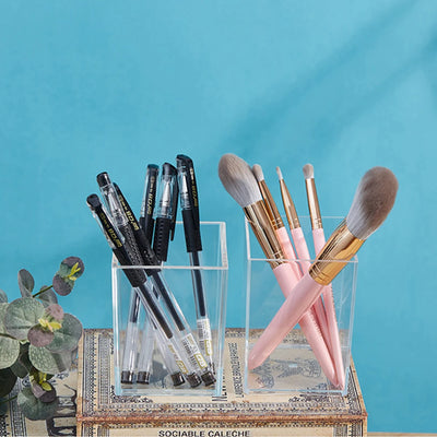 Porte-stylo acrylique transparent design moderne sur bureau