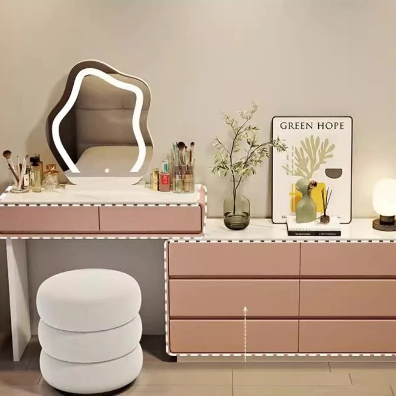 meuble coiffeuse bois blanc moderne tiroirs miroir tabouret lampe maquillage chambre