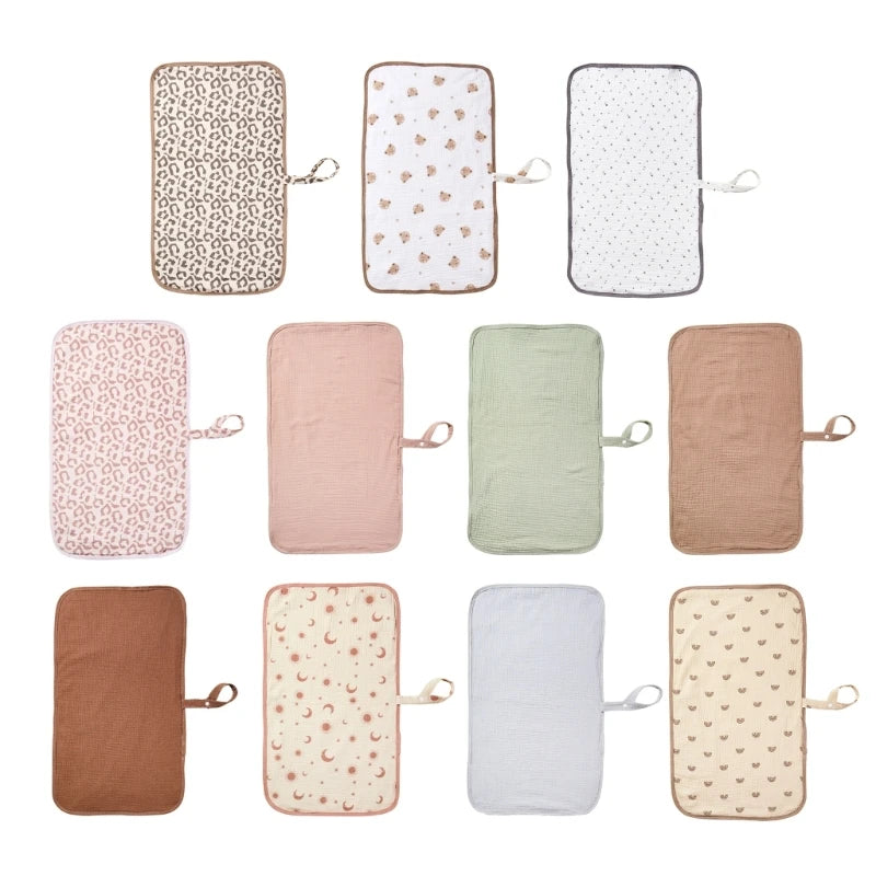tapis langer bébé doux moderne imprimé léopard ours marron points noirs vert pastel roseclair