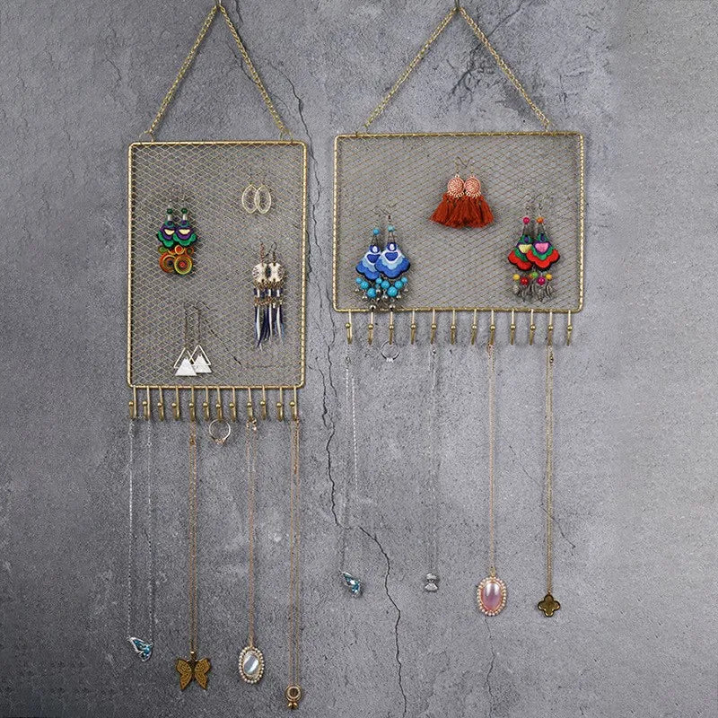 porte bijoux mural or maille fine moderne fixé chaîne boucles d'oreilles bracelets colliers