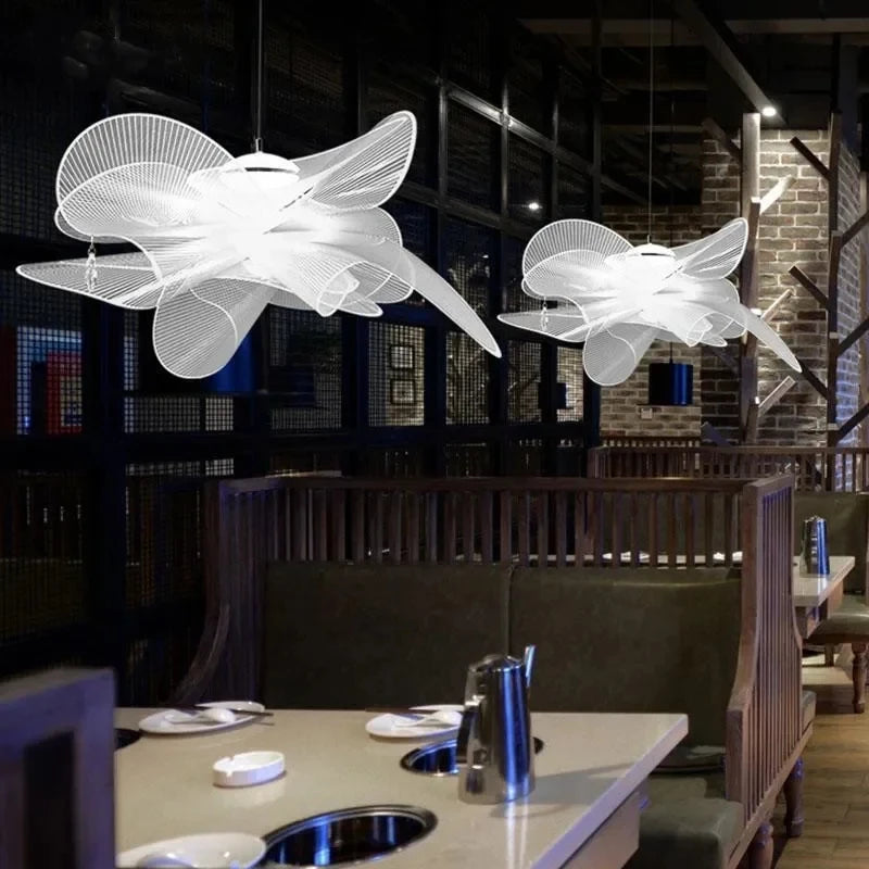 suspension lumineuse contemporaine blanc translucide floral abstraite filigrane minimaliste chambre salon