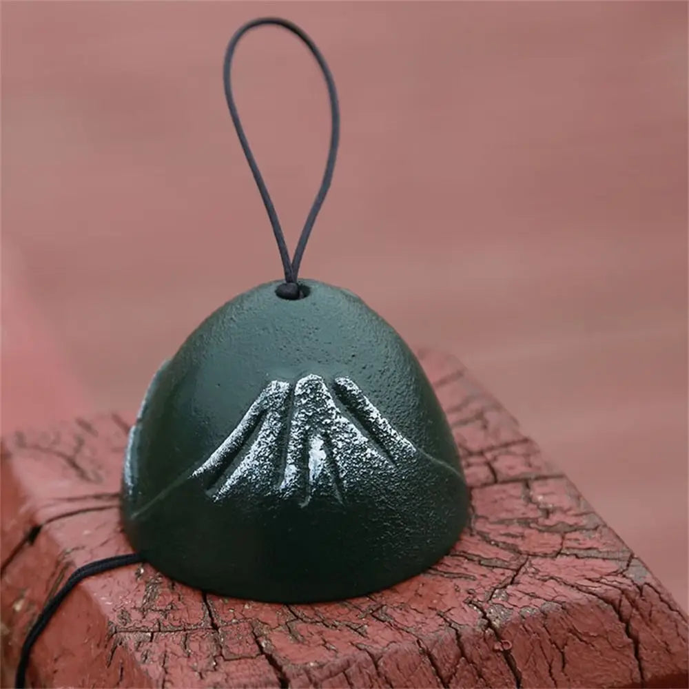 cloches métal relief floral corde verte bleue noire jaune artisanale extérieure jardin decoration