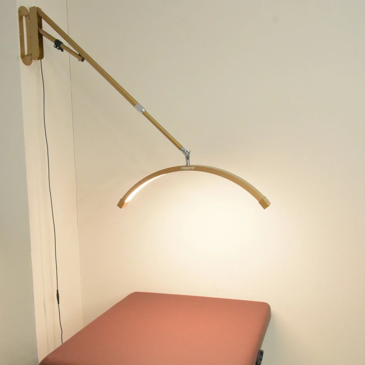 Détail de la lumière demi-lune LED pour éclairage professionnel et décoration