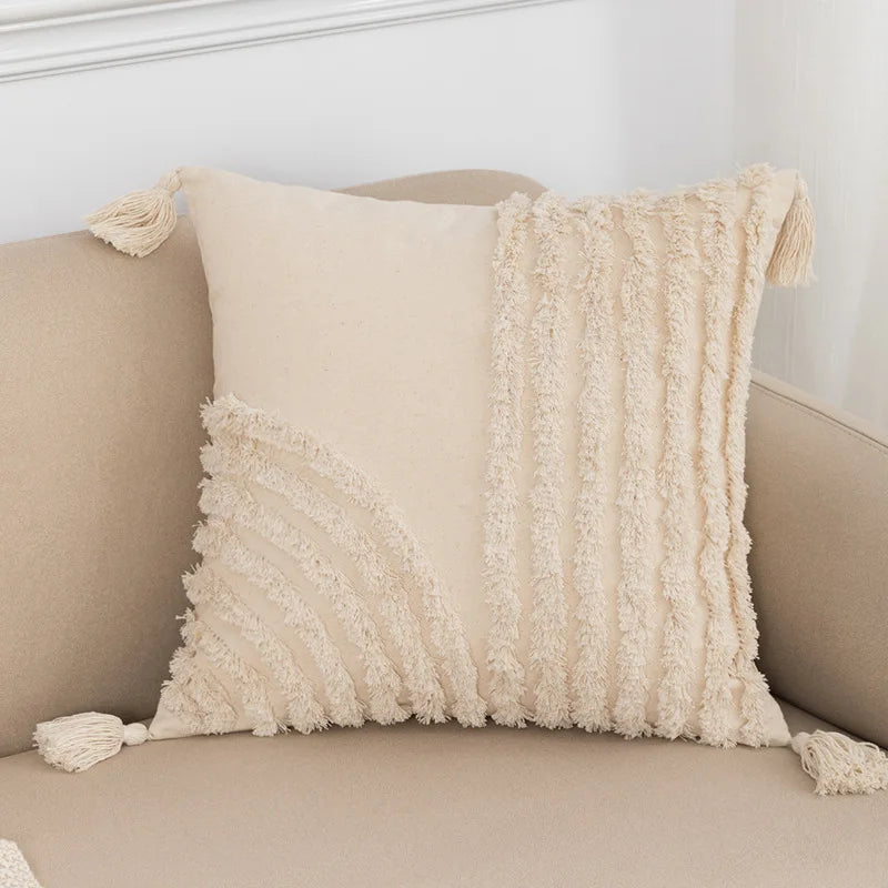 coussin brodé géométrique moderne toile coton couleur beige pompons décoratif