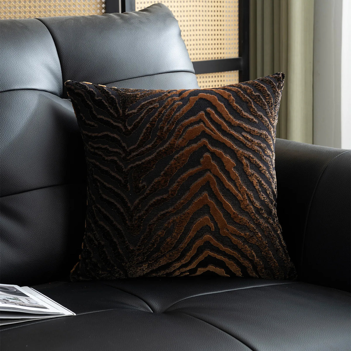 housse coussin double face imprimé léopard noir marron blanc moderne décoration maison voiture 50x50cm