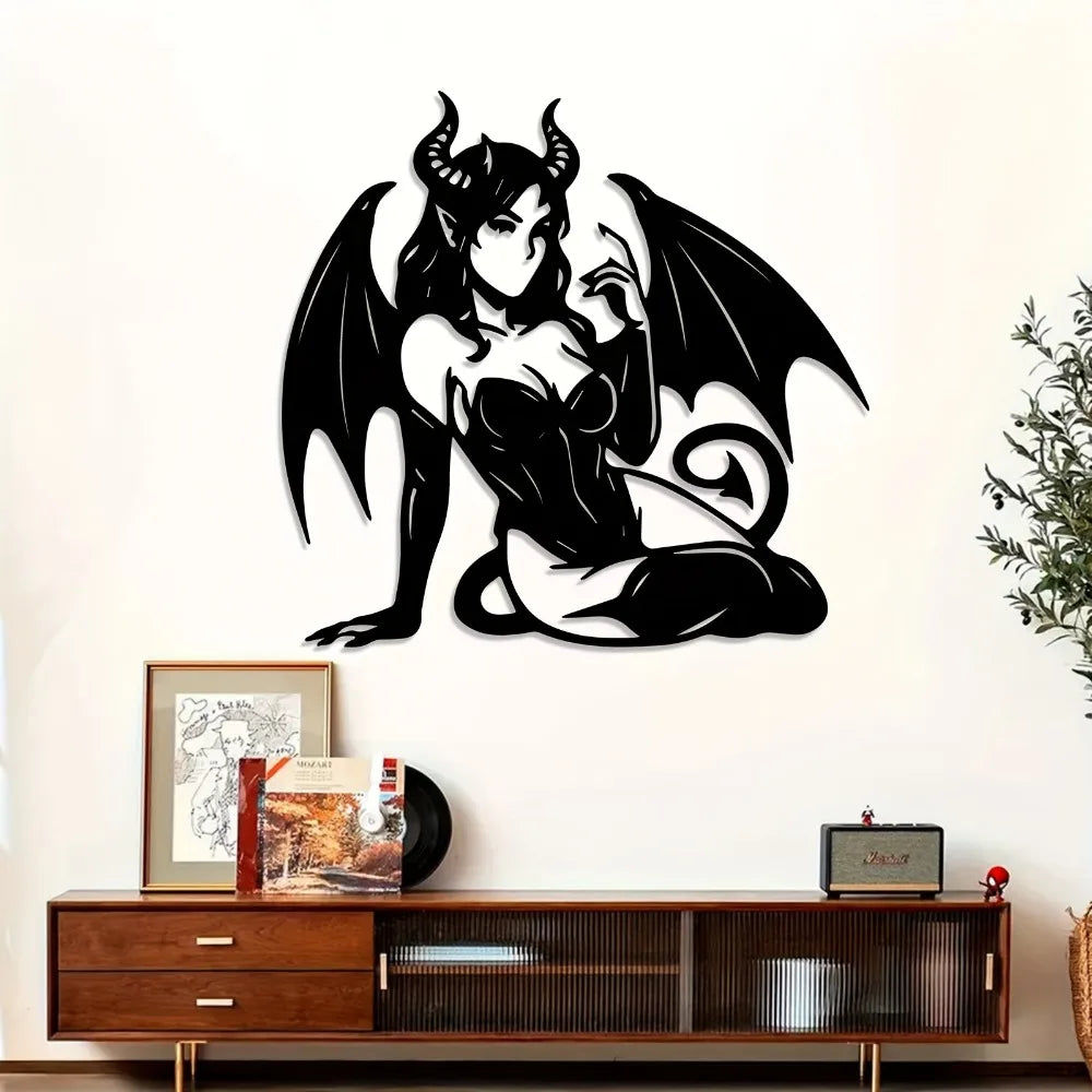 autocollant mural noir illustration créature féminine ailes cornes queue art stylisé maison