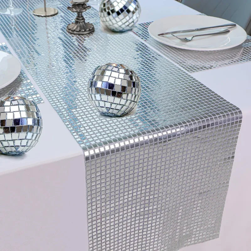 nappe festive brillante effet miroir argenté blanc table anniversaire carnaval mariage coachella
