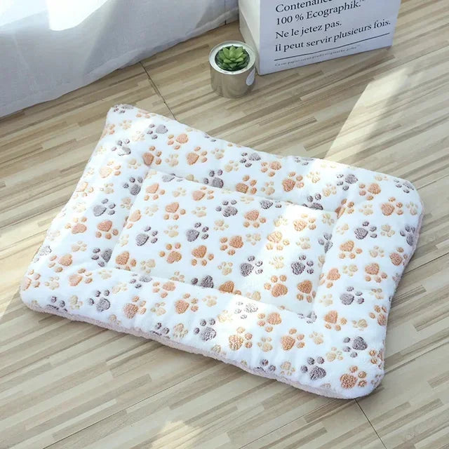 tapis doux confortable chiens chats bleu clair beige gris rose blanc marron imprimé pattes