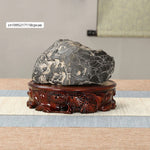 socle bois massif sculpté motifs fleurs oiseaux support présentation vase statue décoration intérieure