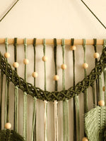 macramé mur vert olive feuilles cœur franges boho décoration murale ornement maison