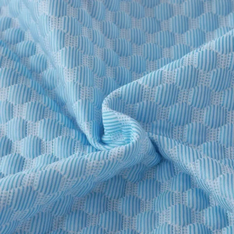 coussin géométrique bleu clair gris moderne texture losanges polyester coton respectueux environnement