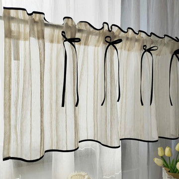 rideau transparent rustique tissu texturé blanc bord noir valance courte fenetre cuisine