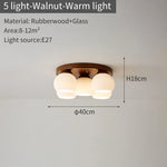 lampe moderne bois blanc abat jour verre motifs plissés éclairage chambre coucher