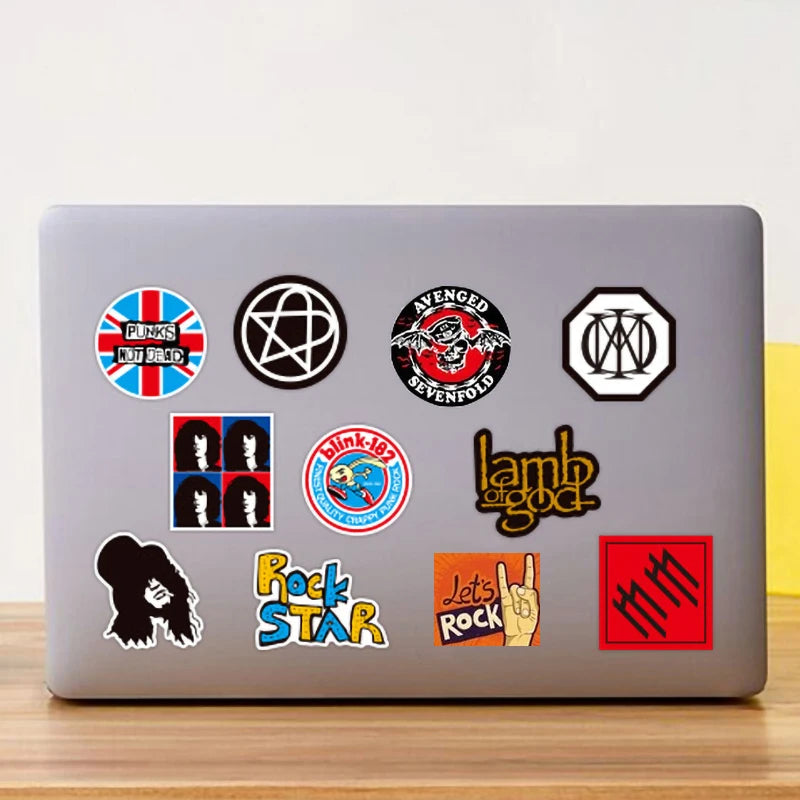 sticker rock pop art punk fixations adhésives diverses bandes logos symboles textes