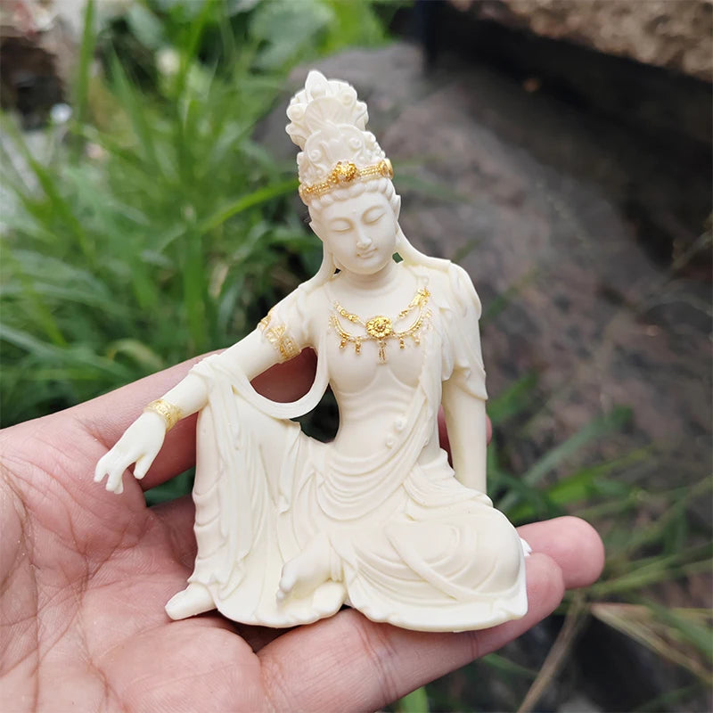 statue bouddhiste résine figure féminine lotus socle floral décoration intérieure inspiration zen traditionnelle asiatique