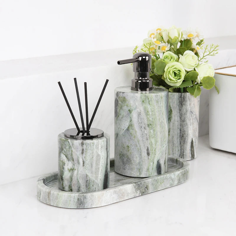 ensemble décoration salle bain marbre vert blanc moderne distributeur savon boîte mouchoirs flacon parfum