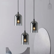 Suspension luminaire cuisine moderne nordique en verre et métal, design épuré pour intérieur contemporain