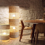 lampe sol rotin marron clair moderne rustique base métal tressée main