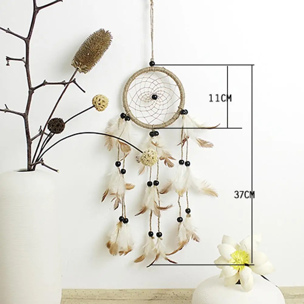 attrape rêves traditionnel blanc plumes blanches décoration maison amour pastorale matière organique
