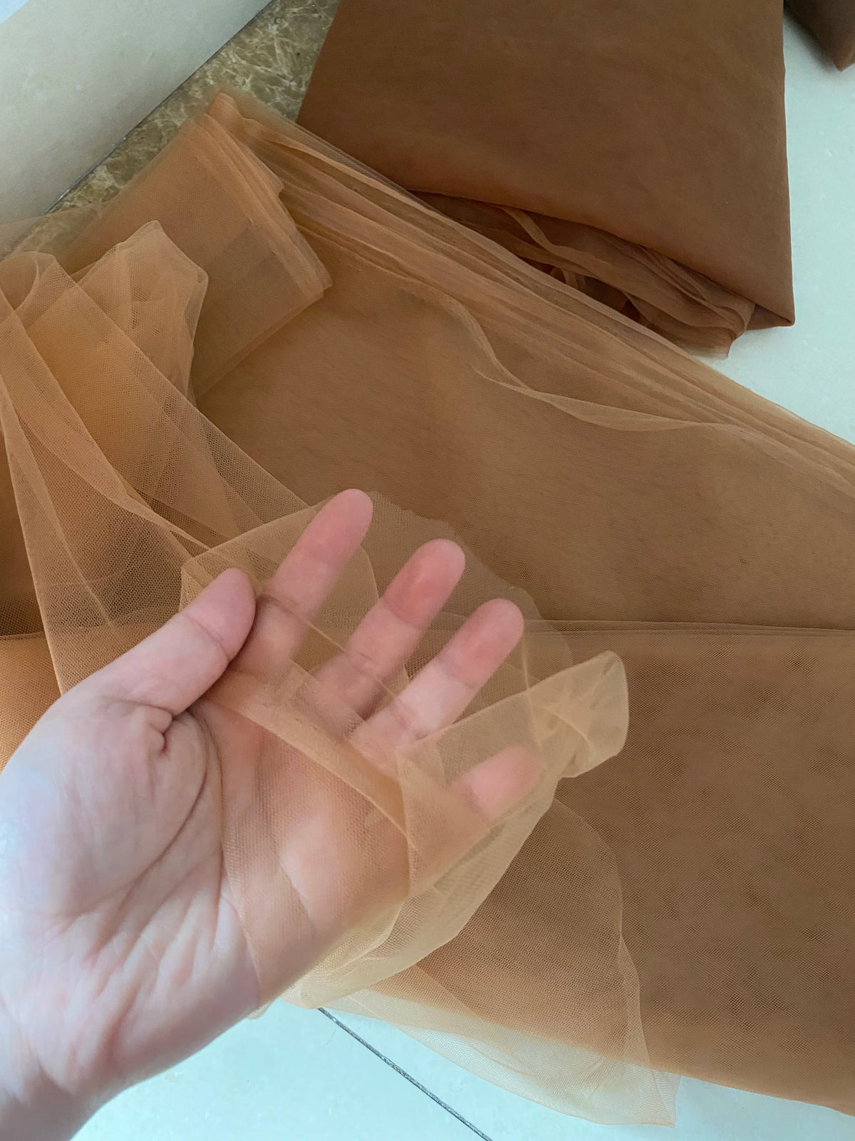tissu tulle marron clair marron foncé beige clair moderne translucide nylon rapide respirant cérémonie