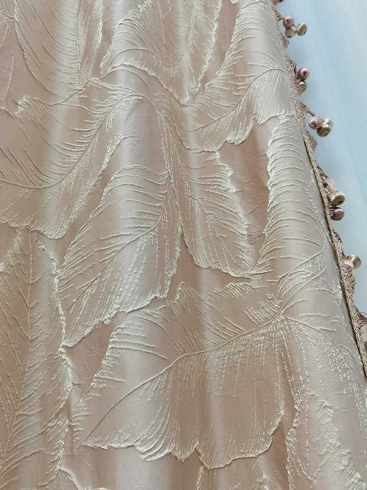 rideau rose pâle classique motif feuilles dorés salon chambre fenêtre maison moderne