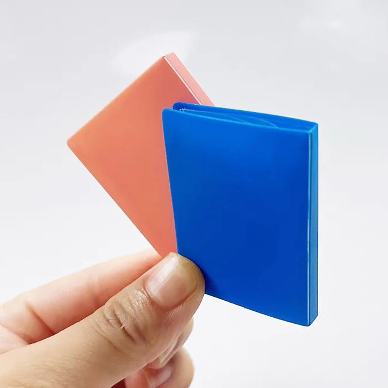 porte cartes moderne plastique bleu orange poupée maison poupée adhésif six douze ans