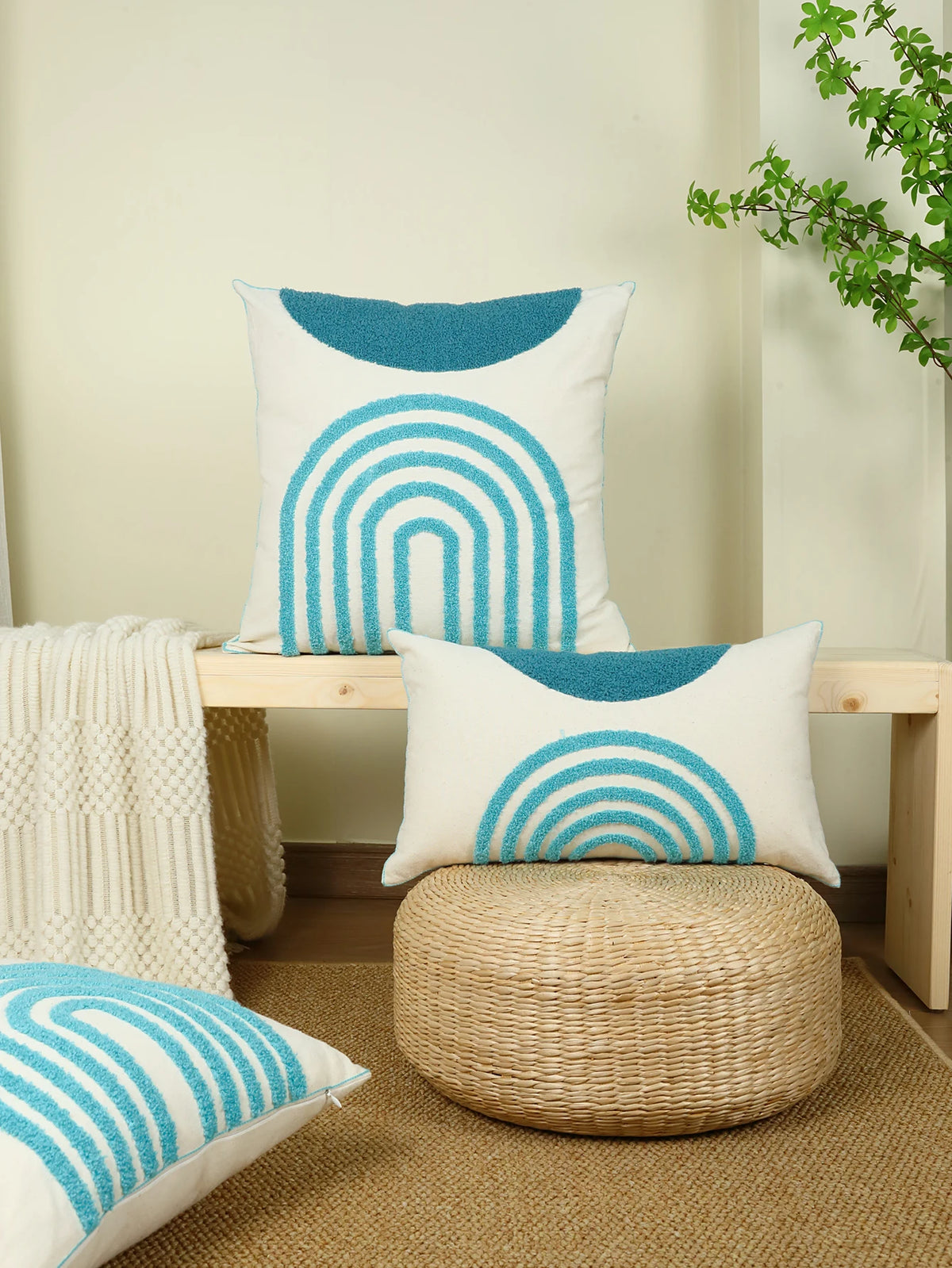 coussin brodé motif géométrique moderne blanc bleu décoratif salon voiture