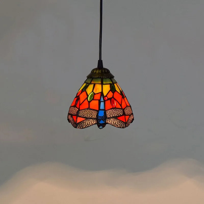 lampe suspendue tiffany multicolore motifs floraux stained glass couloir restaurant étude balcon
