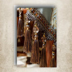 nappe table décorative motif floral brodé couleur beige bleu marron doré ornementale traditionnelle vintage