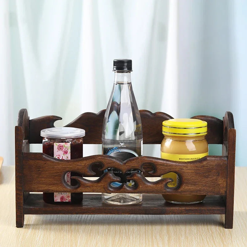 rangement bois marron sculpté bouteilles bocaux transparents cuisine décoratif rustique