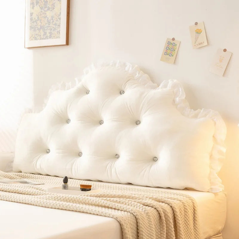 coussin tête lit blanc bleu clair gris capitonné franges adhésif élégant chambre salon confort