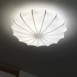 plafonnier led moderne blanc rayures noires salon chambre coucher éclairage intérieur