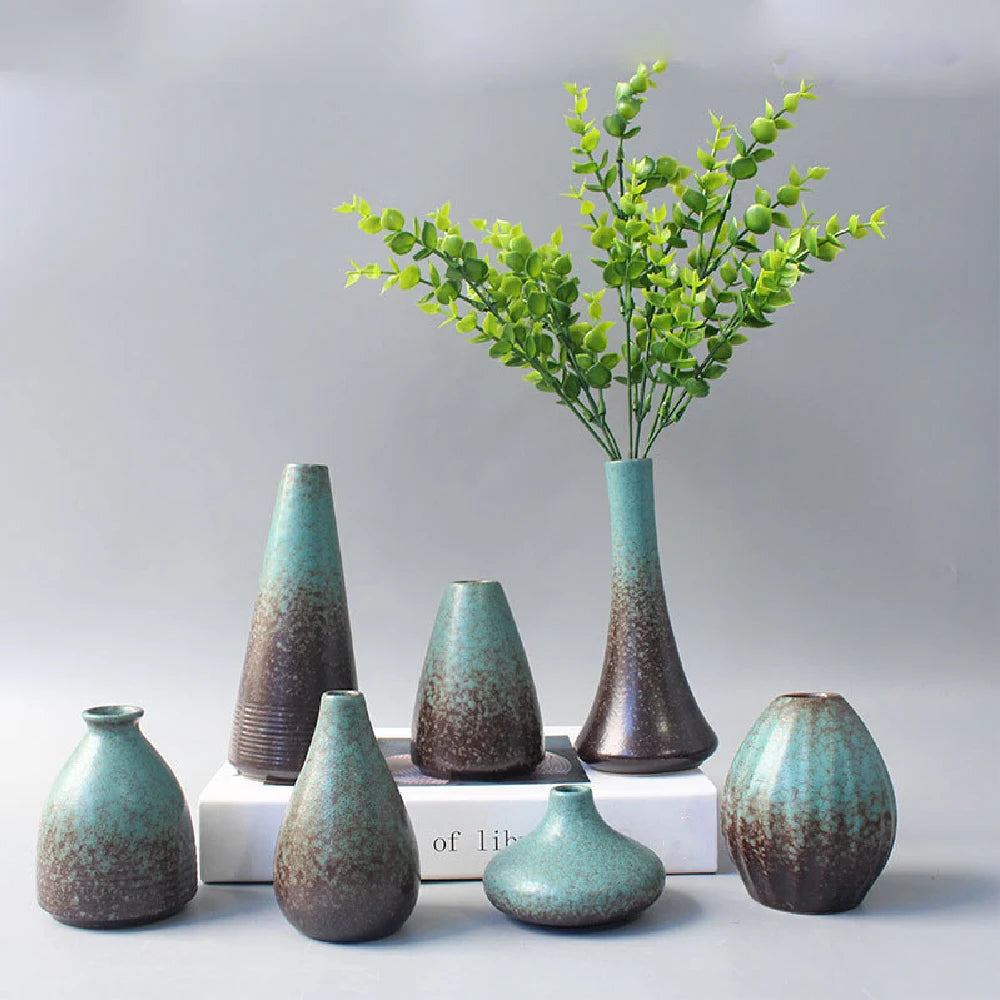 petit vase céramique fleurs artificielles décoration maison moderne rustique texture marbrée vert brun