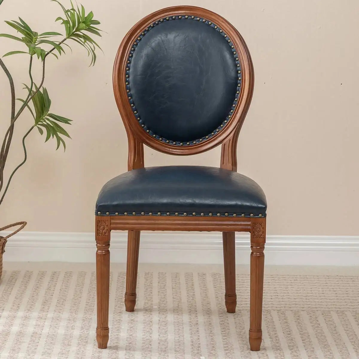 chaises classiques velours cuir marron gris beige vert foncé bleu foncé salle manger restaurant