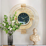 horloge murale moderne or motif géométrique contemporain fixation aluminium cuivre