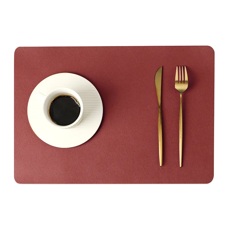 tapis table simili cuir moderne bleu vert marron rose assiettes cuillères fourchettes couteaux tasses
