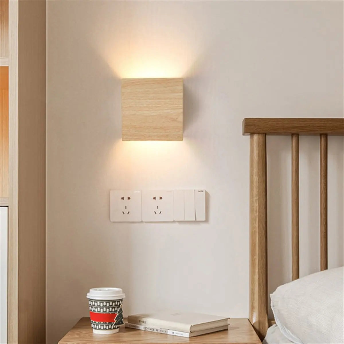 lampe murale moderne texture bois couleur naturelle minimaliste