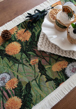chemin table fleuri vert orange blanc tapisserie bordure frisée coton polyester