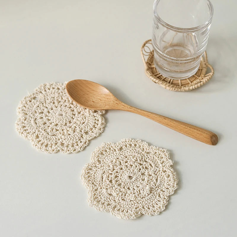 serviettes table crochet fleuri beige clair traditionnelles artisanales décoration maison restaurant vintage pièces