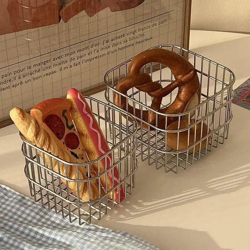 panier rangement métal argenté grille minimaliste moderne utilitaire fruits maquillage baguette pizza Bretzel