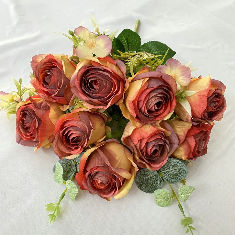 décoration maison bouquet roses artificielles couleurs variées feuilles vertes élégantes anniversaire événement