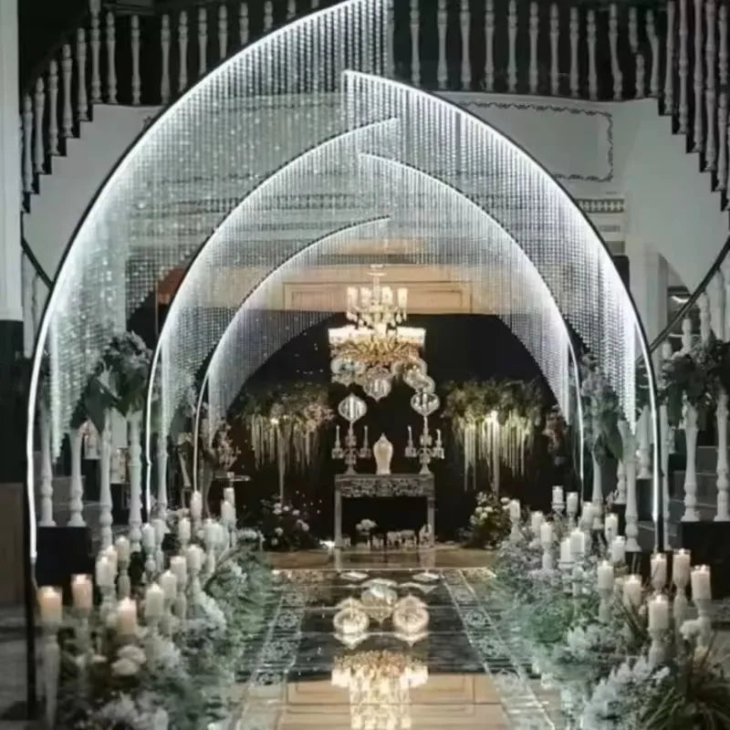 décoration événementielle arche lumineuse scintillantes guirlande papillons lumineux moderne blanche argentée