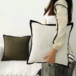 taies d'oreiller moderne beige noir tissu respectueux environnement pièces