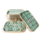 présentoir bijoux boîte velours vert clair moderne pochettes adhésives compartments dorés 30x20cm