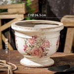 pots fleurs céramique blanc rose vert fleurs roses feuilles vertes details floraux vintage romantique