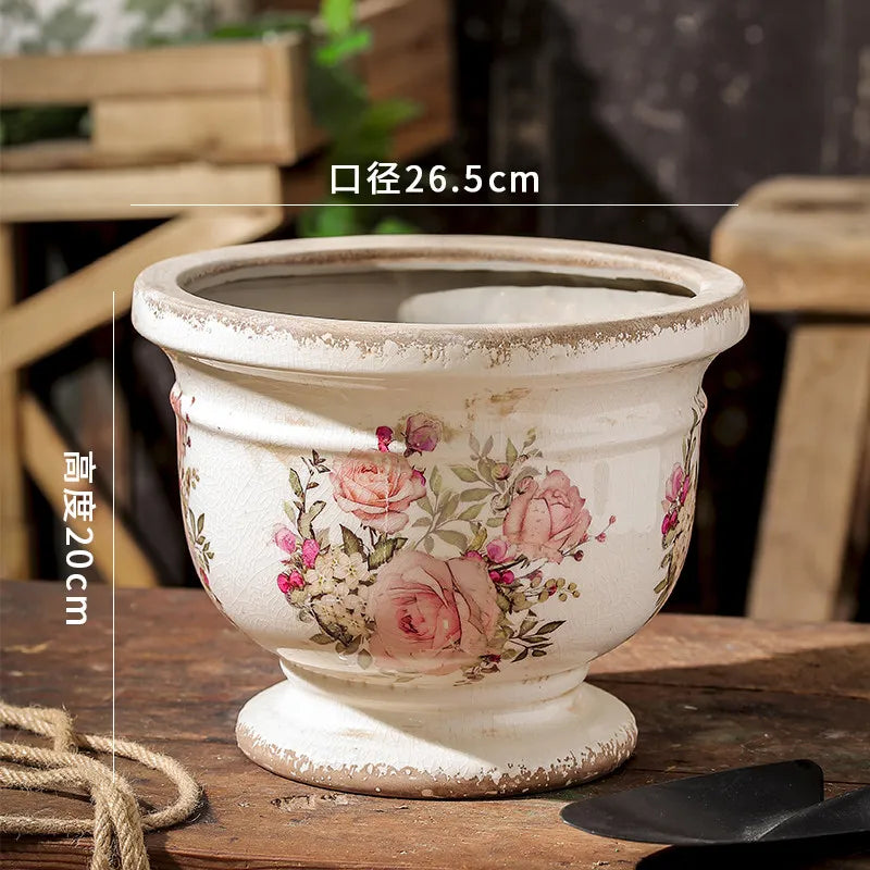 pots fleurs céramique blanc rose vert fleurs roses feuilles vertes details floraux vintage romantique